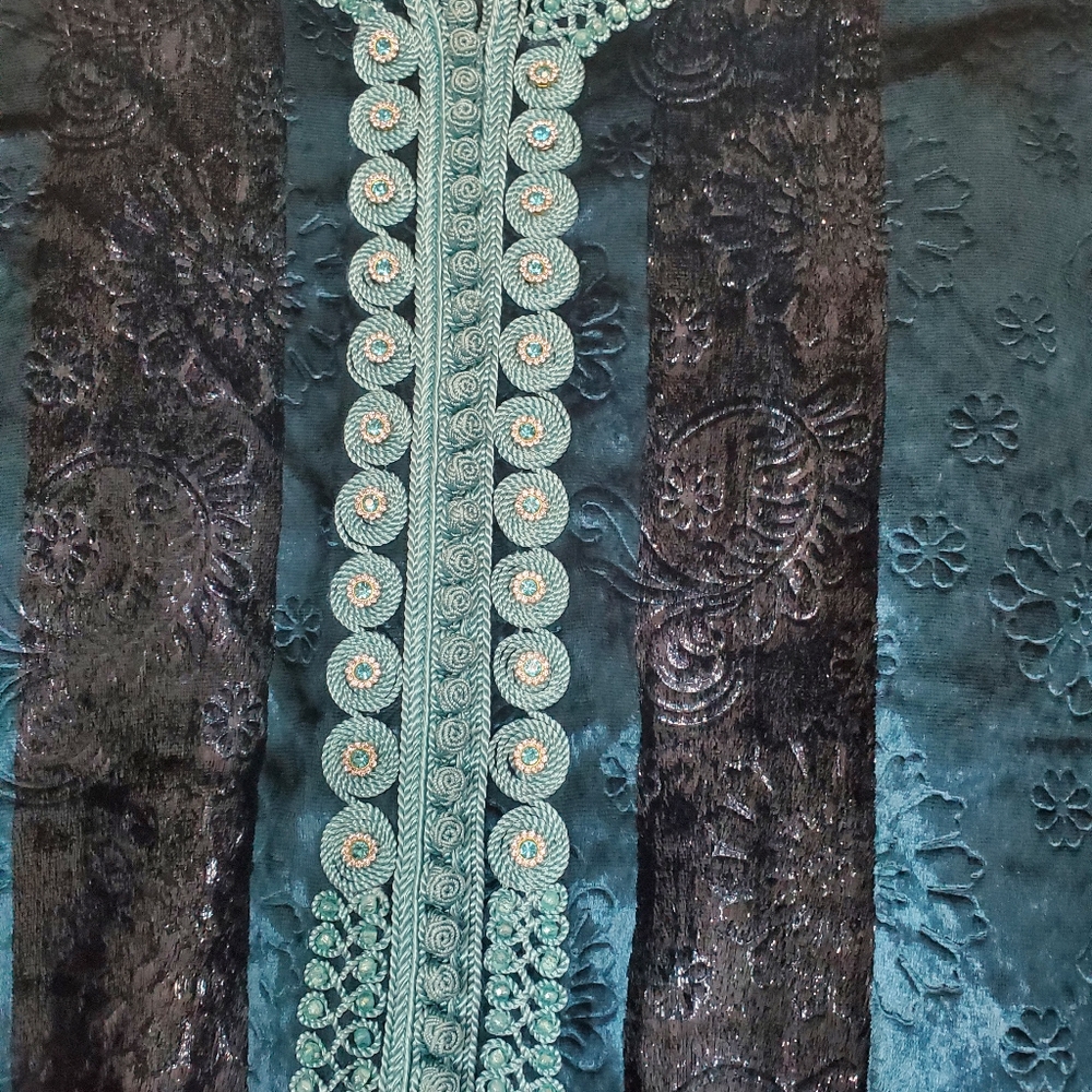 Clothes - Picture 4 of 4